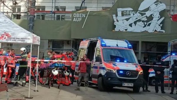 ЗГРАДА СЕ СРУШИЛА, ХИТНА СПАСИЛАЧКА АКЦИЈА ЈЕ У ТОКУ: Службе покушавају да извуку затрпане (ФОТО)