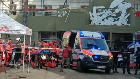 ZGRADA SE SRUŠILA, HITNA SPASILAČKA AKCIJA JE U TOKU: Službe pokušavaju da izvuku zatrpane (FOTO)
