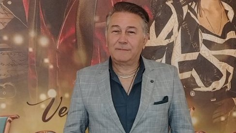 ЕМОЦИЈЕ, ПРИЈАТЕЉСТВО И ХИТОВИ: Халид Муслимовић са колегама у срцу Новог Сада певаће из душе, а онда поменуо и Хариса Џиновића (ФОТО)