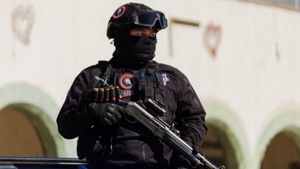 ИМА МРТВИХ У ПУЦЊАВИ У АМЕРИЧКОЈ БАЗИ: Хитне службе на терену