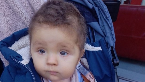 ДА ЛУКА УСПЕШНО ЗАВРШИ И ТЕРАПИЈЕ: Породици малог Новосађанина и даље потребна помоћ у лечењу од ретке болести (ФОТО)
