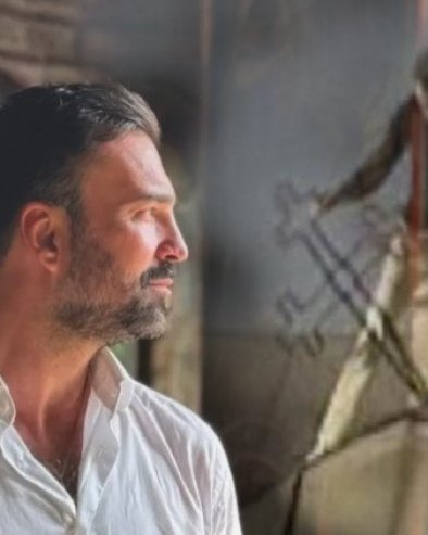 ЈОШ СМО ТУ: Иван Босиљчић послао снажну поруку из Грачанице на годишњицу Мартовског погрома (ФОТО)