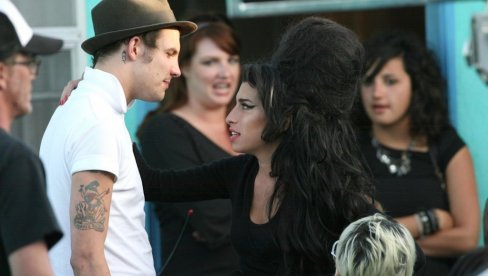 ПРОГОВОРИО БИВШИ МУЖ ЕЈМИ ВАЈНХАУС: Годинама су га оптуживали за њену смрт - Све је пошло по злу