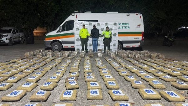 ТИНЕЈЏЕР ИЗ КОЛУМБИЈЕ ЧУВАО МАРИХУАНУ НА ИМАЊУ: Полиција запленила скоро 700 килограма наркотика вредних око 102.000 евра