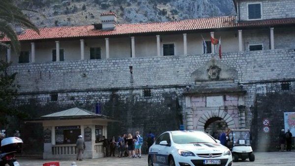 ЗБОГ СТАВА ХРВАТСКЕ МЕЊАЈУ И - ИМЕ БАЗЕНА: У Котору покренута процедура за укидање одлуке и промену назива Зоран Џими Гопчевић