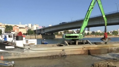 IZVLAČE TALOG STAR 50 GODINA:  U toku čišćenje leve obale Save, ekipe renutno kod SC 25. maj