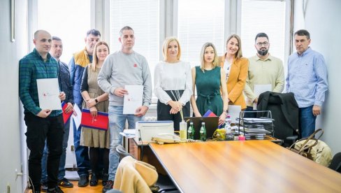 NASTAVLJA SE MASOVAN POVRATAK ZDRAVSTVENIH RADNIKA IZ INOSTRANSTVA: Još 14 medicinara se vratilo u Srbiju, među njima i dva bračna para