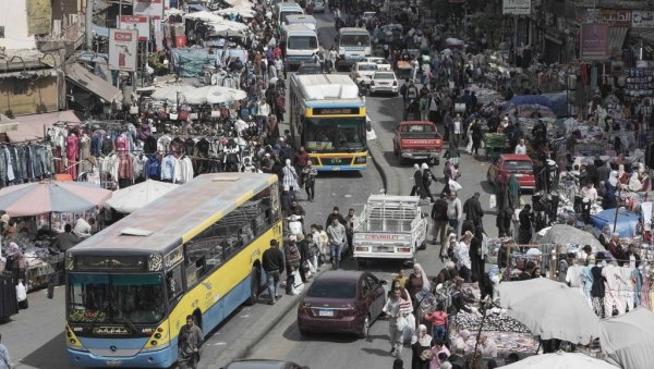 ЕГИПАТ УВОДИ ХИТНЕ МЕРЕ ЗБОГ НАГЛОГ РАСТА ТРОШКОВА: Влада наредила затварање продавница, тржних центара и ресторана