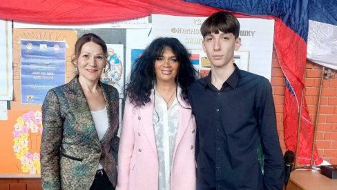 Кад и бели мантил проговори стихом: Двојезична збирка антиратне поезије у вршачкој Хемијско-медицинској школи