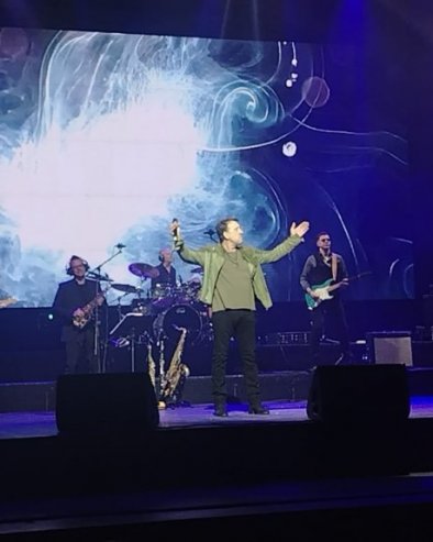 40 ГОДИНА ЕМОЦИЈЕ, МУЗИКЕ И ЉУБАВИ: Хари Мата Хари одржао први од три велика солистичка концерта (ФОТО)