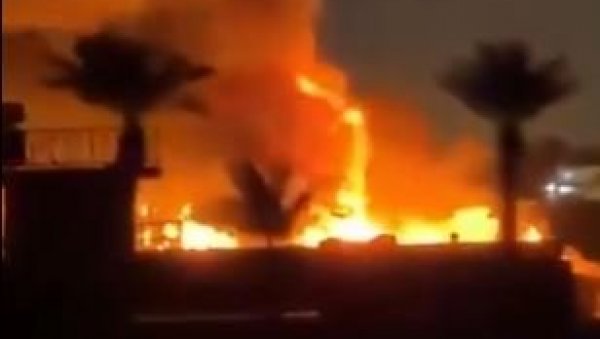 АМЕРИЧКА ВОЈНА БАЗА У ПЛАМЕНУ: Жесток напад током ноћи (ВИДЕО)