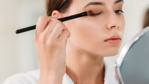 ТРИК ЗА ШМИНКАЊЕ ЛЕГЕНДАРНОГ ФИЛМСКОГ ШМИНКЕРА: Ево шта је најважније на лицу