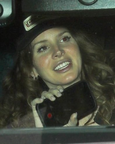 ОД СЛАВЕ И БОГАТСТВА ПОБЕГЛА У ПОРОКЕ: Вереника пронашла преко апликације, кад су се растали, он је сваку нову девојку са њом варао