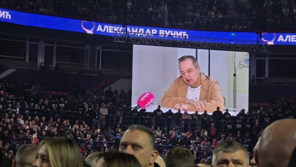 ВУЧИЋ И ЖЕНА СУ МЕ НАТЕРАЛИ ДА ИДЕМ У БОЛНИЦУ: Прво појављивање Дачића након изласка из болнице (ВИДЕО)