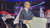 ПЛИВАЋЕТЕ, ГОНИЋЕМО ВАШУ ДЕЦУ, ТУЋИ ЋЕМО ВАС Вучић подсећа шта је био једини програм блокадера