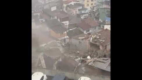 EKSPLOZIJA U CENTRU ISTANBULA: Srušile se dve zgrade, evakuacija u toku (VIDEO)