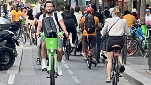 МАКРОНИСТИМА СЕ ЛОШЕ ПИШЕ: У данашњем другом кругу локалних избора црта се нови политички пејзаж у Француској