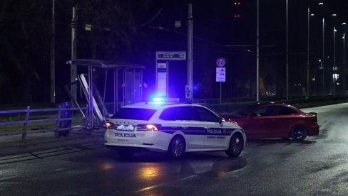 BILO JE TOLIKO GLASNO DA SAM ISKOČIO IZ KREVETA: Automobil se zakucao u stanicu, staklo letelo na sve strane (VIDEO)