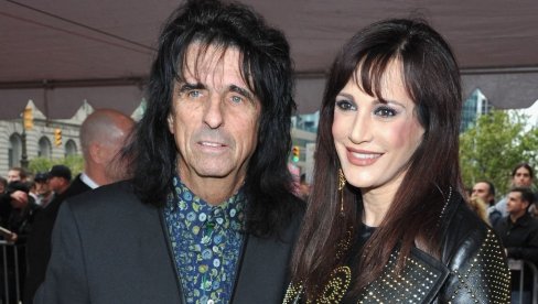 UPOZNALI SU SE NA SCENI, BORILI SE S POROCIMA, RAZVODILI ALI OPSTALI: Najkontroverziji rokenrol par slavi 50 godina braka