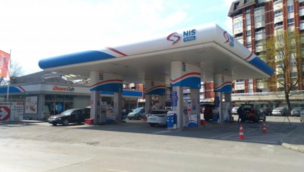 ВЛАДА ПРОДУЖИЛА УРЕДБУ: Цена деривата нафте ограничена још 150 дана