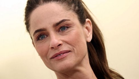 ПОЗНАТА ГЛУМИЦА ОТКРИЛА ДА ИМА РАК: У исто време умирали су јој и отац и мајка, а сада је проговорила о свом стању