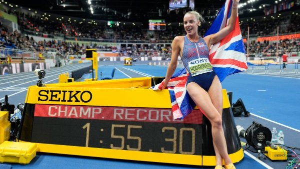 ПРЕ БИ ЈЕ ПУСТИЛИ ДА УЂЕ СА ПУТИНОМ: Славна Британка у шоку због тога шта јој Пољаци нису дозволили да унесе у земљу