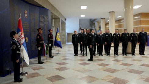 POLICIJA OBELEŽILA GODIŠNJICU NATO AGRESIJE:  Venci za sećanje na poginule tokom službene dužnosti (FOTO)
