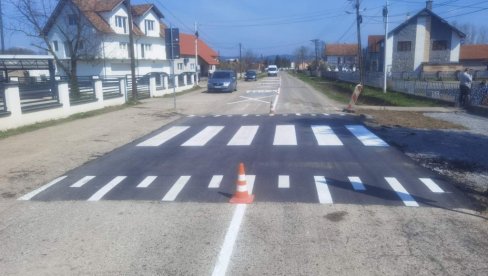 DA KOD ŠKOLE BUDE BEZBEDNIJE: U Kozjaku kod Loznice rade na unapređenju bezbednosti u saobraćaju