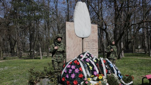 МИР НЕМА АЛТЕРНАТИВУ: У Вршцу обележена годишњица почетка бомбардовања (ФОТО)