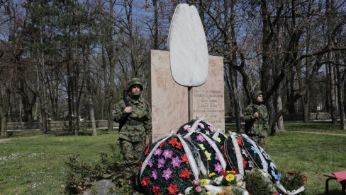 МИР НЕМА АЛТЕРНАТИВУ: У Вршцу обележена годишњица почетка бомбардовања (ФОТО)