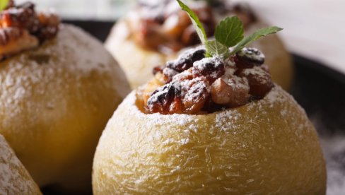 SA MEDOM I ORAŠASTIM PLODOVIMA: Punjene pečene jabuke