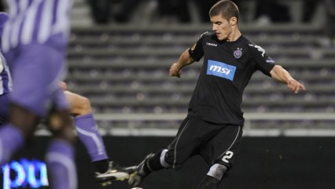 PLATA U PARTIZANU MI JE BILA 40.000 DINARA! Namestio sam obraz da me poljube, a dobio sam šamar