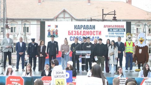 КАРАВАН БЕЗБЕДНОСТИ: У Аранђеловцу одржана акција о подизању нивоа свести за све учеснике у саобраћају
