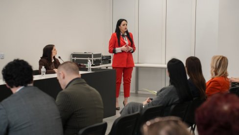 „ПОРОДИЦА У САВРЕМЕНОМ ДРУШТВУ“: Трибина у Лозници