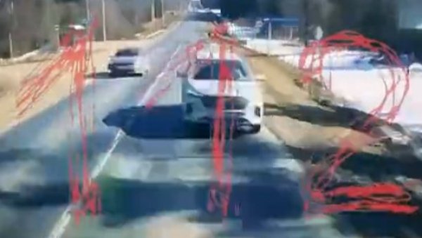 (УЗНЕМИРУЈУЋИ ФОТО/ВИДЕО) Ножем избо Марију на рођендан, па погинуо у саобраћајној несрећи