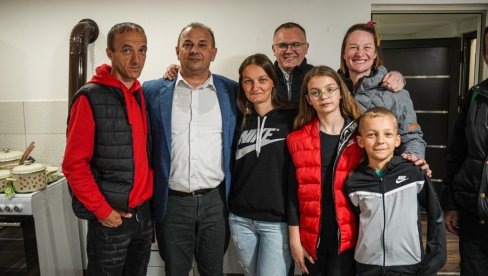 ДОБИЛИ ПРИЛИКУ ЗА НОВИ ПОЧЕТАК: Хумани људи обрадовали породицу Никић из Лешнице