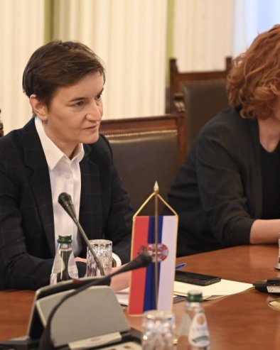 СУВ ГЛОГОВ КОЛАЦ БЕЗ МАСТИ! Блокадери упутили стравичне претње и увреде Ани Брнабић јер тражи одговорност за смрт студенткиње (ВИДЕО)