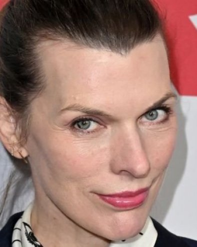 НАЈПОЗНАТИЈА СРПСКА ГЛУМИЦА У ХОЛИВУДУ ВИШЕ НЕ ЛИЧИ НА СЕБЕ: Да ли иза свега стоји лош хируршки захват? (ВИДЕО)