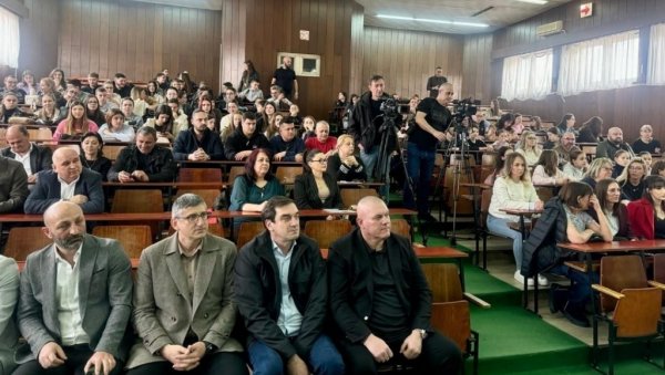 ДАЛИБОР МАРКОВИЋ ПАЛМА : Донети закон о заштити деце од негативног утицаја друштвених мрежа