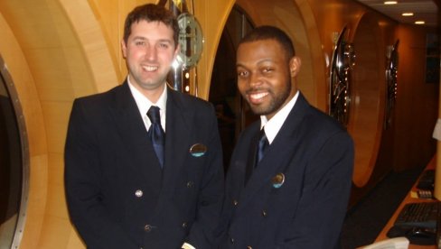 FORENZIČAR KRUZEROM DOPLOVIO DO PISCA: Damir Pešić, rodom iz Negotina, pod imenom Damijan Fišer, u brazilu objavio tri romana (FOTO)