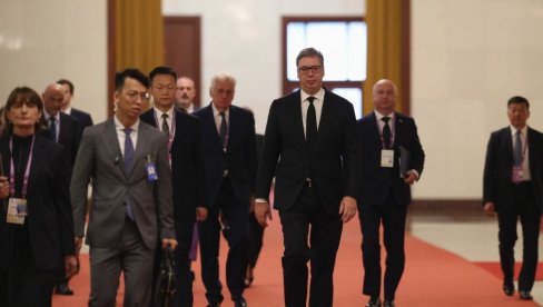DOK BLOKADERI RUŠE SRBIJU, VUČIĆ JE GRADI U SVETU: Diplomatska ofanziva bez presedana - ni ruski, ni američki, već srpski predsednik!