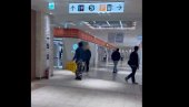 ZASTRAŠUJUĆ NAPAD NOŽEM U POZNATOM TRŽNOM CENTRU: Dvoje mrtvih, japanska policija reagovala istog trena (FOTO/VIDEO)