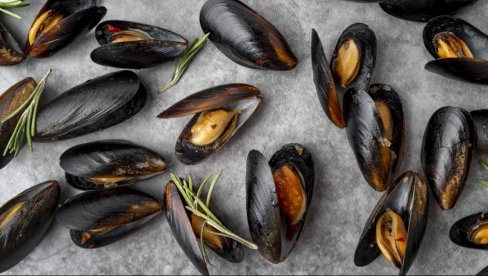 ХЕПАТИТИС А ХАРА ОД НАПУЉА ДО РИМА: Заразна болест шири се Италијом, главни кривци - морски плодови