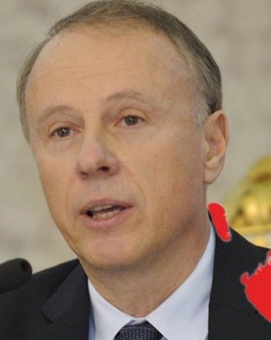 РЕКТОР ЈЕ МАЛО НЕРВОЗАН? Заиграла рука Ђокићу док Брнабић говори на седници