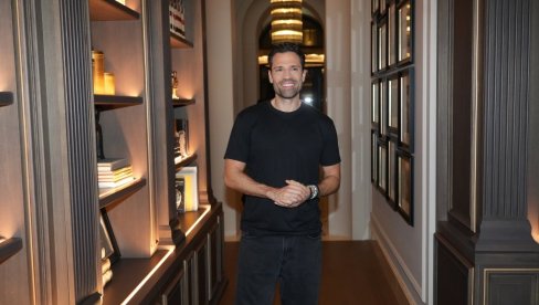 КАПСОУРА ЈЕ НИТ КОЈА НАС ПОВЕЗУЈЕ: Константинос Аргирос о концерту у Београду, Србији и Грчкој, пријатељству са нашим познатим личностима