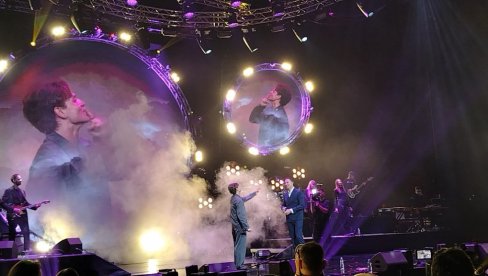 HVALA TI ŠTO SI SE POJAVIO U OVO LUDO VREME: Sergej Ćetković prvi specijalni gost na večerašnjem koncertu Jakova Jozinovića (FOTO)