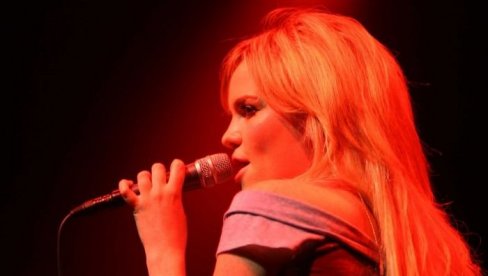 ПРОВОДИЛА СЕ ЗА СВОЈ РОЂЕНДАН, А ОНДА ЈОЈ СЕ ДЕСИЛО НЕШТО ШТО ЈУ ЈЕ ОБЕЛЕЖИЛО ЗА ЦЕО ЖИВОТ: Мистериозни нестанак певачице која је коначно сп