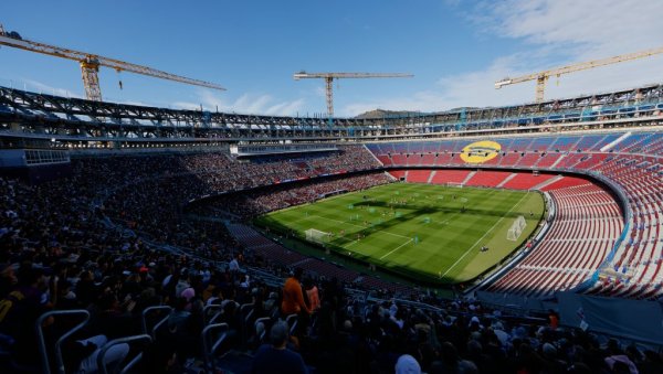 НИКО ОВО НИЈЕ ЖЕЛЕО: Барселона мора да напусти Ноу Камп