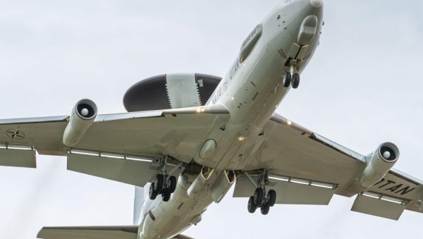 АМЕРИКА ДОБИЛА ЖЕСТОК УДАРАЦ: Иран погодио моћан авион за осматрање и командовање