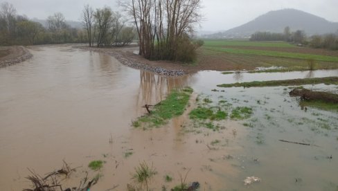 VELIKE PADAVINE U LOZNIČKOM KRAJU: Jadar popustio kod Draginca